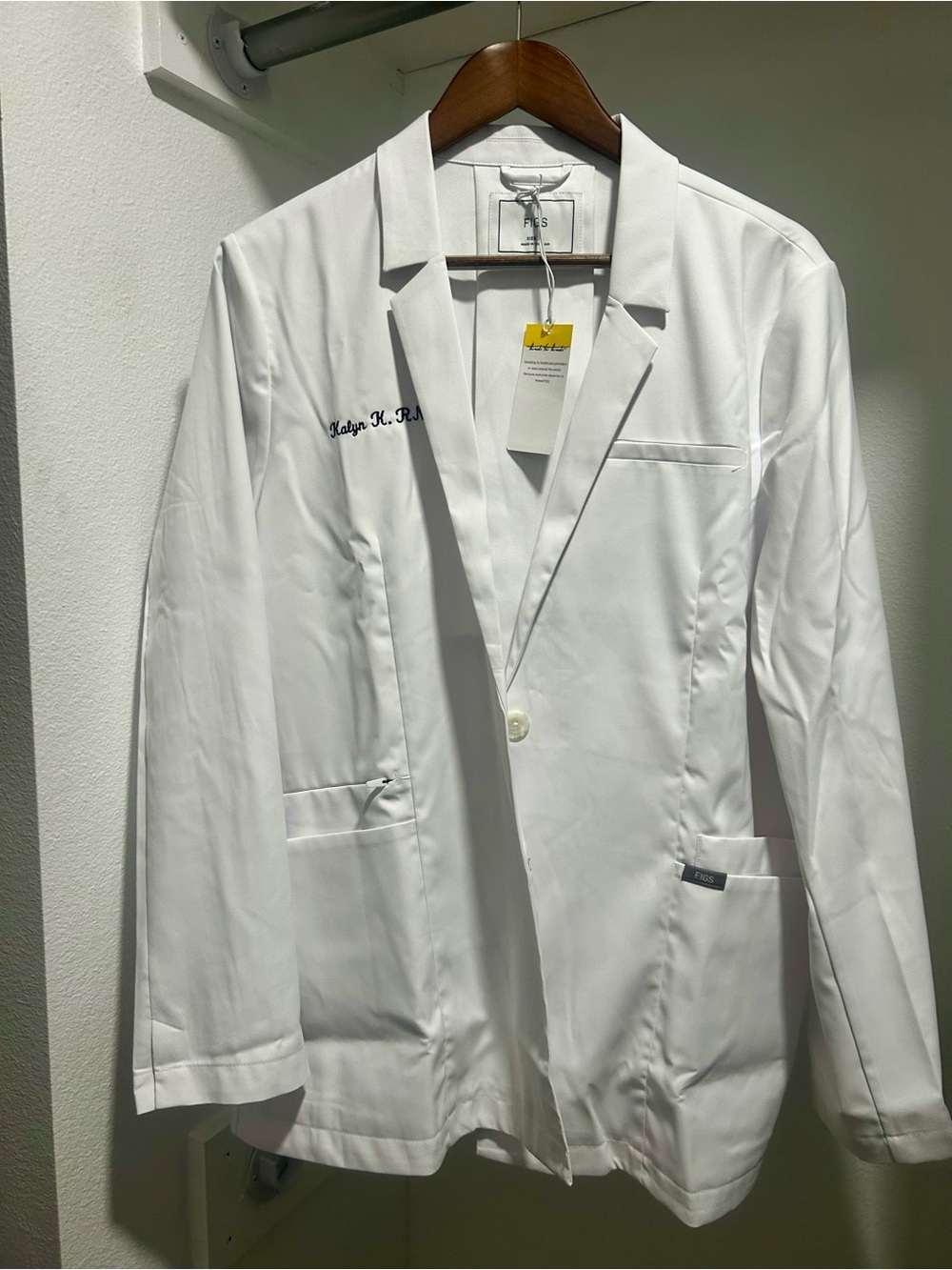 Figs Bellevue Short White Lab Coat. XL. NWT.